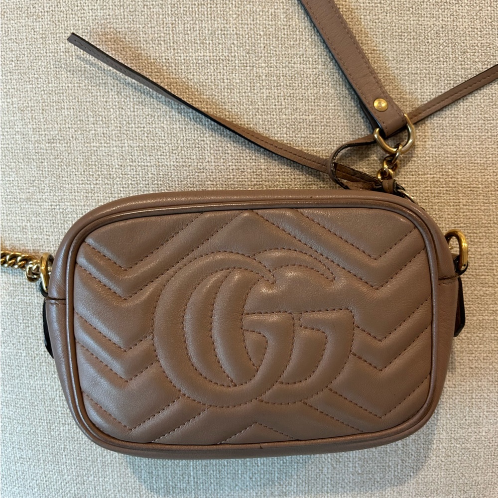 Gucci “GG Marmont Mini Shoulder Bag” in Dusty Pink Leather - Picture 2 of 11